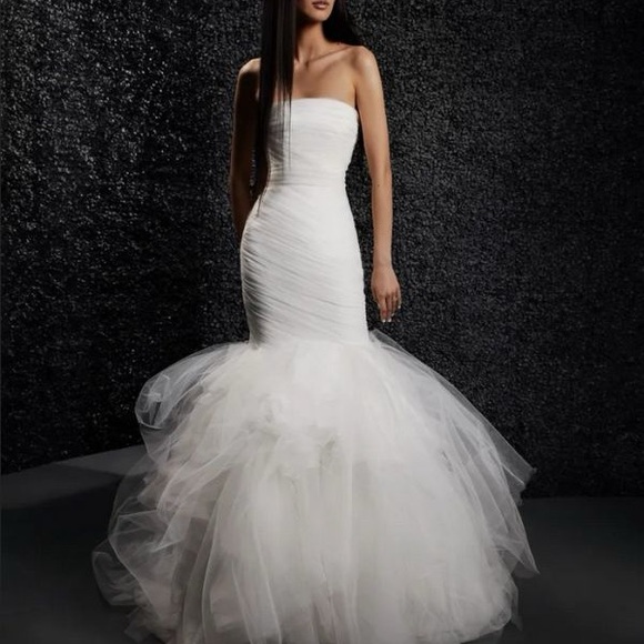 Vera Wang Bride Laurence Strapless Wedding Dress - Picture 2 of 3